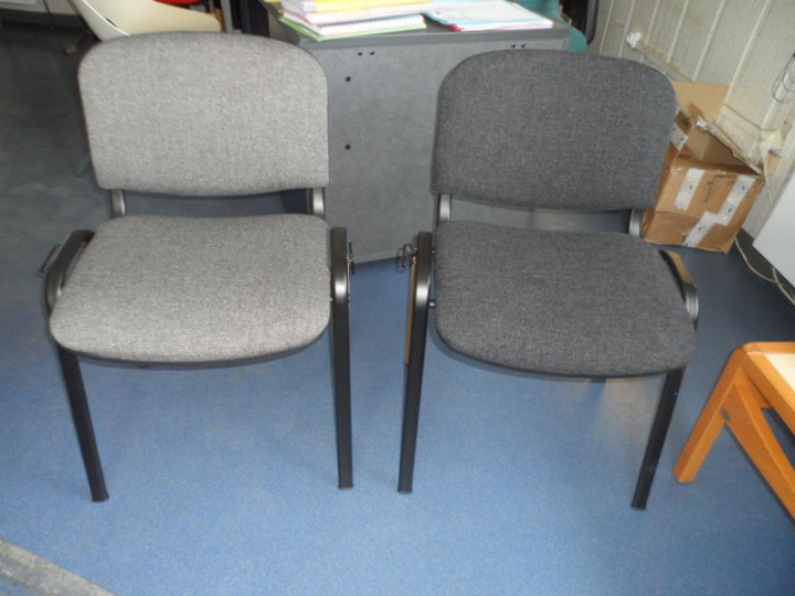 Chaises tissu M1 Germano avec pieds laqués Noir